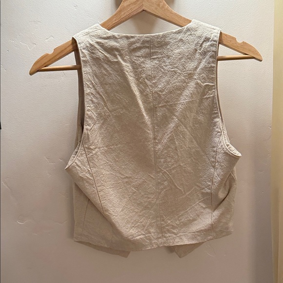 Blank NYC Beige Sleeveless Button-Up Vest - Picture 4 of 4